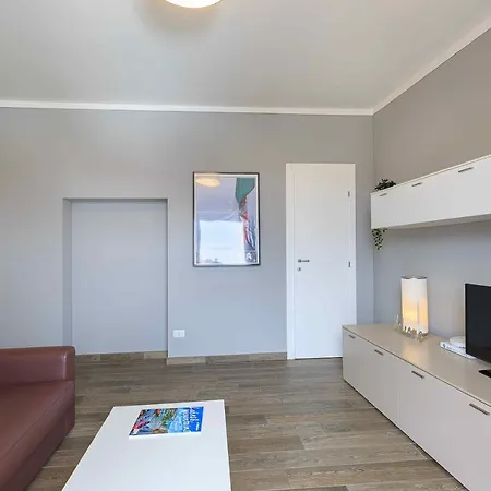La Lombarda - By Impero House Apartamento Stresa
