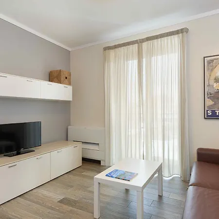 La Lombarda - By Impero House * Stresa