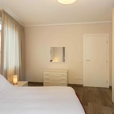 La Lombarda - By Impero House * Stresa