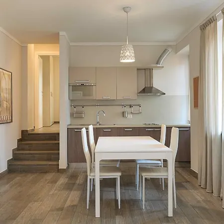 La Lombarda - By Impero House Stresa